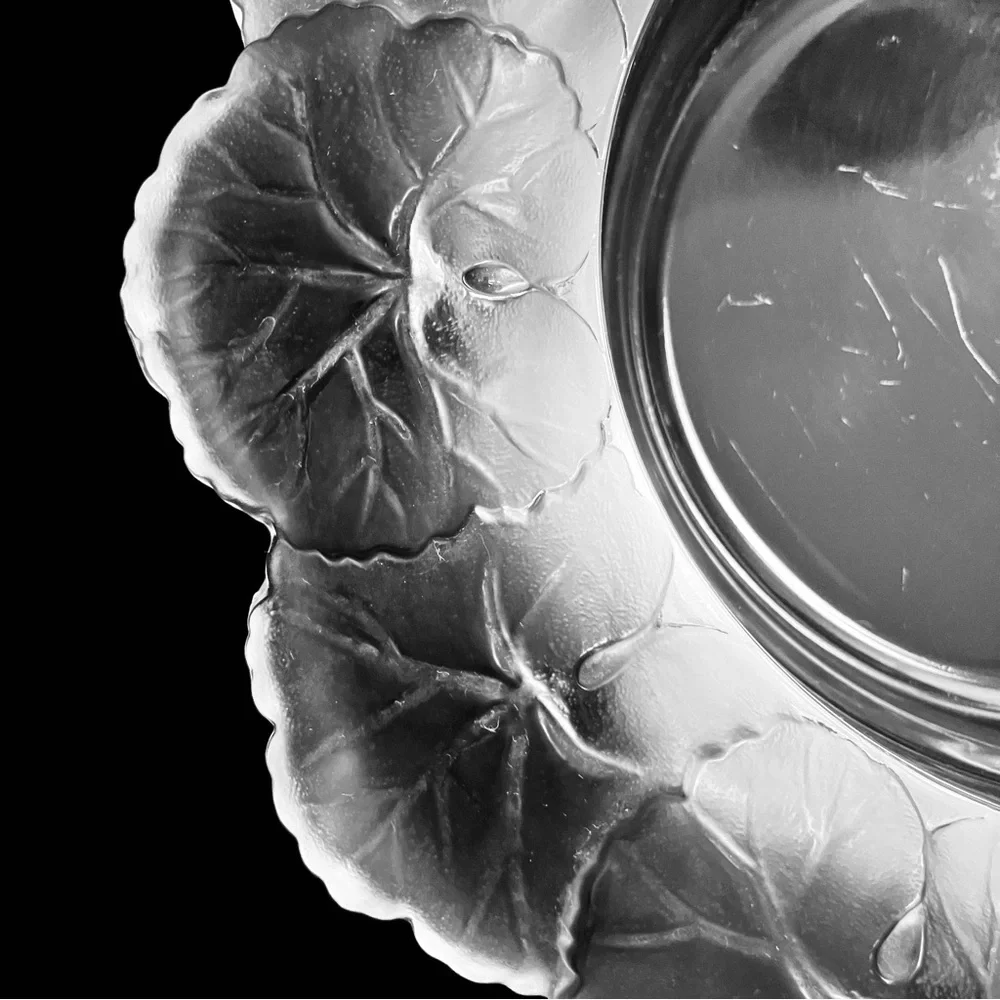LALIQUE 8.5 Inch HONFLEUR BOWL / Some Scratches / FINE FRENCH CRYSTAL / Geranium - Picture 6 of 11